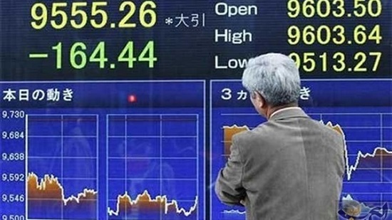 صعود مؤشرات الأسهم اليابانية في جلسة التعاملات الصباحية ببورصة طوكيو