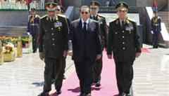 الرئيس مبارك والمشير طنطاوى وقادة القوات المسلحة أثناء الاحتفال