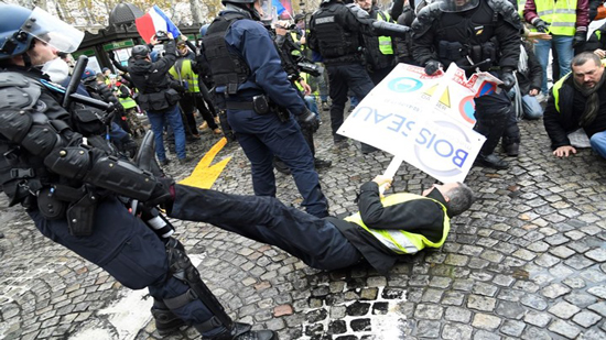 العفو الدولية تنتقد القضاء الفرنسي لقمع المحتجين