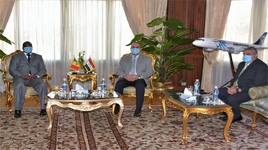 وزير الطيران المدني يلتقي سفير دولة السنغال لدى مصر
