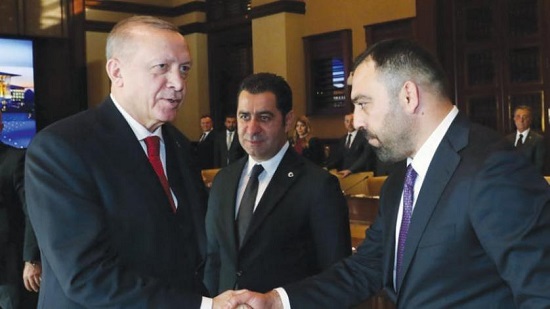   كبير مستشاري أردوغان ينتمي لجماعة إرهابية