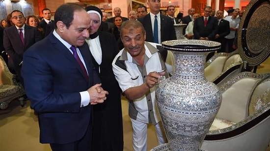  الرئيس السيسي يفتتح معرض تراثنا للحرف اليدوية والتراثية
