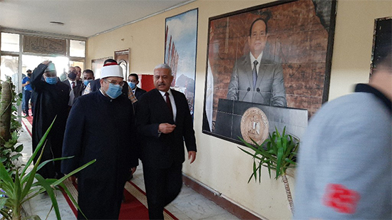 بالصور.. وزير الاوقاف يصل السويس لافتتاح ٥ مساجد
