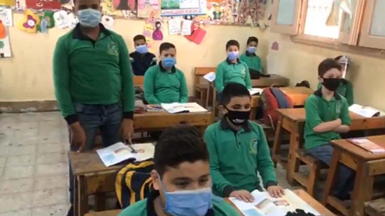  بالصور  محافظ الإسكندرية يتفقد المدارس مع أول يوم فى العام الدراسى