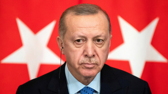 أردوغان يتهم ماكرون بالتهجم على الإسلام 