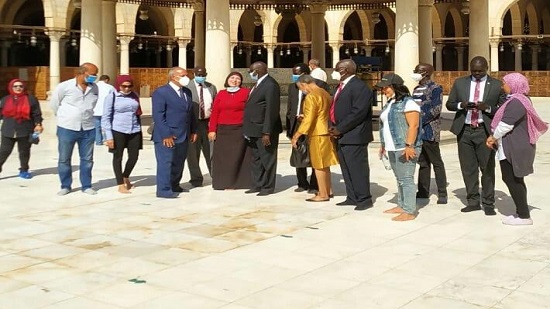 بالصور.. وزير التعليم العالى بالسودان يزور مجمع الاديان بمصر القديمة 