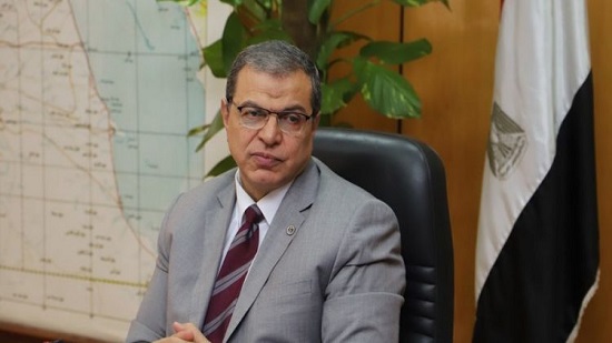 وزير القوى العاملة يتابع حالة الطبيبة المصرية المعتدى عليها بالكويت