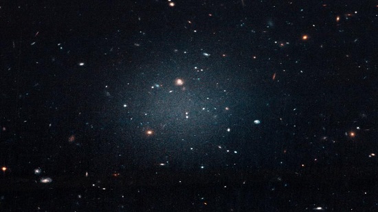 علماء الفلك يحلون لغز مجرة 99.99% منها مادة مظلمة