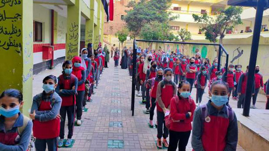 مدارس القاهرة تطبق قرار إلغاء طابور الصباح وتشدد على إجراءات مواجهة كورونا
