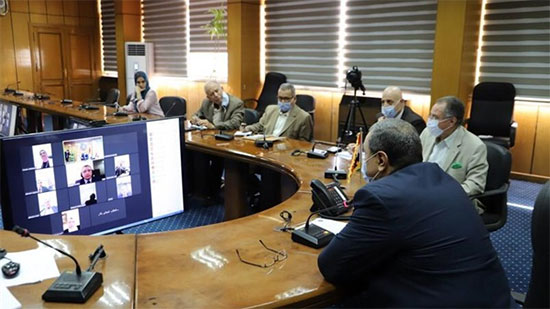 «سعفان» يوجه مكاتب التمثيل العمالي بالخارج بتسجيل العمالة المصرية