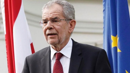  وزير خارجية النمسا يعود للعمل بعد الشفاء من كورونا 