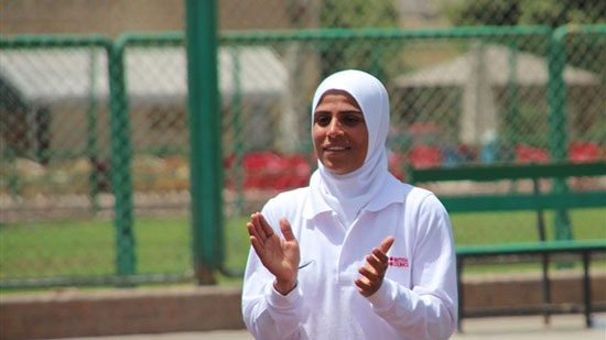  المصرية فايزة حيدر .. أول امرأة تدرب فريقا محترفا للرجال رغما عن المتشددين .. محترفة بشهادة الانجليز 
