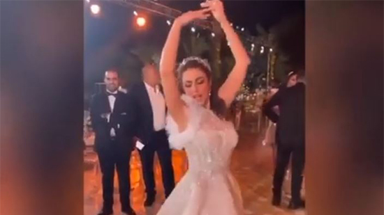 درة تستعرض رشاقتها خلال حفل زفافها وترقص باليه (فيديو)‎