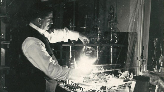 الأشعة السينية.. اكتشاف بالصدفة قبل 125 عاما