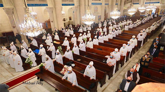 القداس الإلهي بالإسكندرية بمشاركة البابا