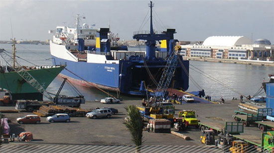 استقبال 6 سفن للحاويات والبضائع بميناء دمياط