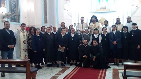 الأنبا باخوم يشهد مؤتمر المكونيين من الرهبان والراهبات