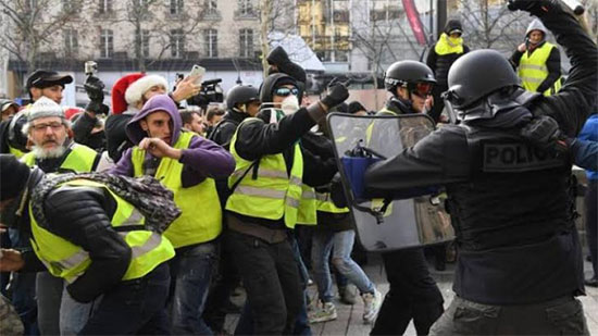 الشرطة الفرنسية تعتقل 9 أشخاص على خلفية الشغب في ساحة الباستيل