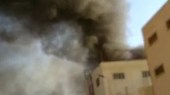 حريق ضخم بمصنع لإنتاج التنر بالعاشر من رمضان