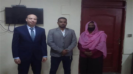 القنصل المصري ببورسودان يبحث التعاون في مجال الصحة مع ولاية البحر الأحمر السودانية