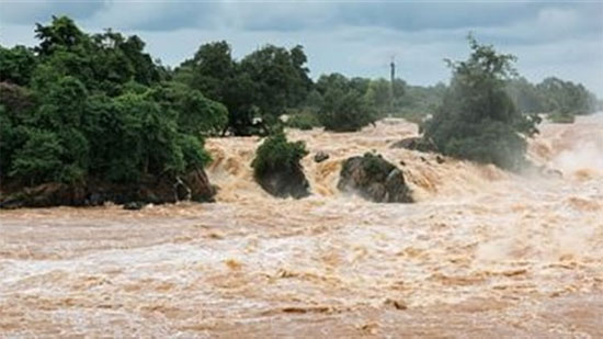 
الفيضانات تجتاح تايلاند وتخلف آلاف الضحايا.. فيديو
