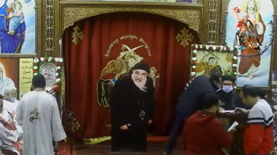 بالصور . الأنبا هيرمينا يترأس قداس عيد أبو سيفين بالإسكندرية 