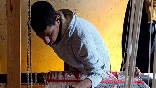 الشاب محمود - صناعة السجاد اليدوى