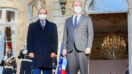 صور .. الرئيس السيسي يلتقي رئيس وزراء باريس : نتطلع لتعزيز العلاقات بين البلدين 