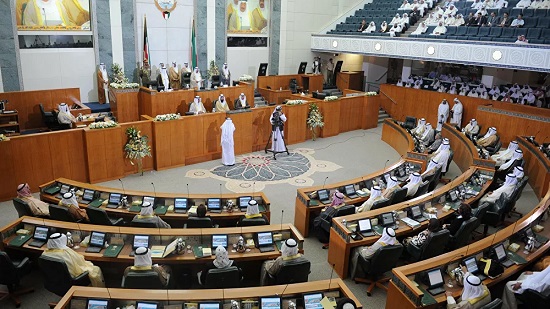  خلو البرلمان الكويتي من النساء يثير غضب المفكرين : تراجع فكري وحضاري
