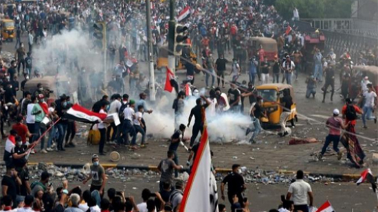 سقوط قتلى في اشتباكات بين المحتجين وقوات الأمن بالعراق 