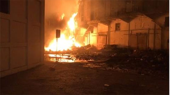 الجمارك: حريق مخزن البضائع بميناء الإسكندرية مازال مشتعلا