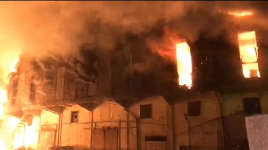 الجيش يشارك في السيطرة علي حريق ميناء الإسكندرية