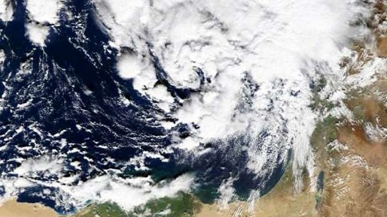 صورة بالأقمار الصناعية تكشف عن عاصفة شرق المتوسط: تصل لـ50 كيلومتر بالساعة