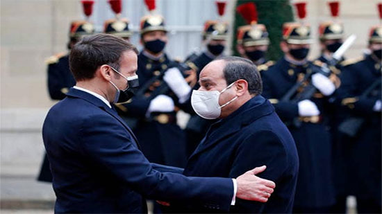 السيسي: خالص أمنياتي للرئيس ماكرون بالشفاء وأؤكد مساندة مصر لجهود فرنسا للحد من انتشار كورونا