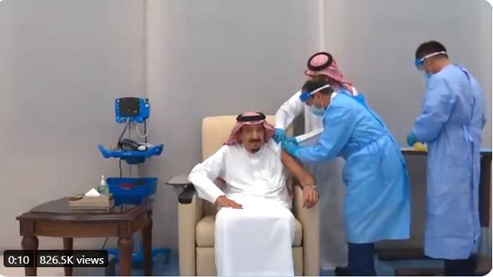 بالفيديو.. العاهل السعودي يتلقى لقاح فيروس كورونا المستجد
