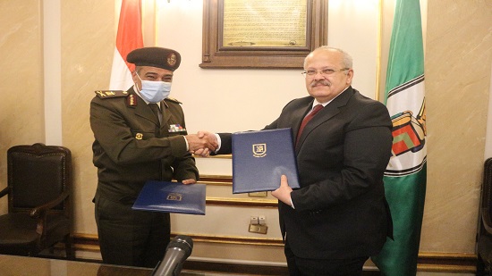 القوات المسلحة توقع بروتوكول تعاون مع جامعة القاهرة 