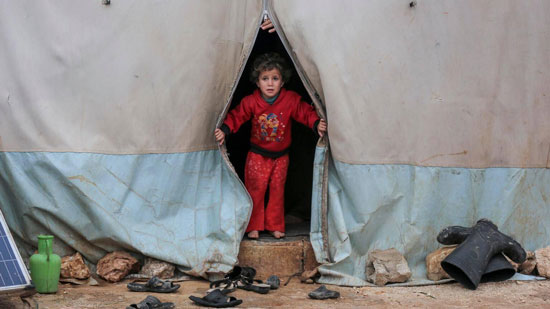 عواصف شديدة ضربت العائلات النازحة بسبب الصراع في شمال غرب سوريا