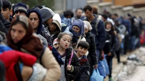 رئيس مجلس الأساقفة النمساوي يدعو إلى التعامل بإنسانية مع اللاجئين
