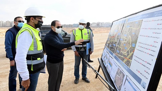  السيسي يتفقد مشروع مركز النقل المتكامل بمساحة ٣٠٠ فدان