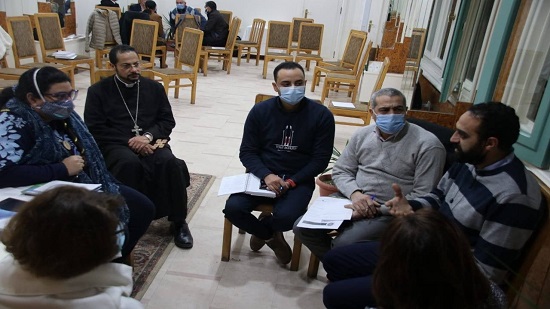 الأنبا باخوم يلتقي مسؤولي الأنشطة الرسولية بمصر

