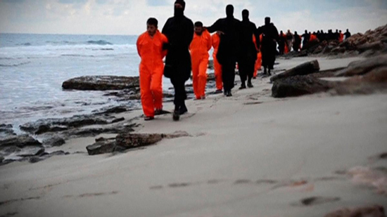 في مثل هذا اليوم.. تنظيم داعش يُعدم 21 مصريًّا قبطيًّا من العاملين في ليبيا 