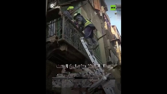  فيديو .. انهيار مبنى بروض الفرج يخلف 3 قتلى 
