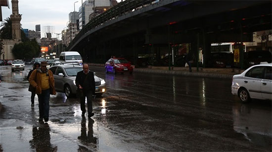 10 نصائح من المرور لقائدي السيارات لتجنب الحوادث على الطرق خلال فترة الأمطار