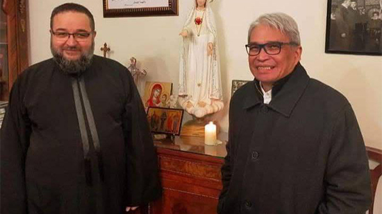 سفير الفلبين يلتقي المدبر البطريركي للكلدان بمصر 