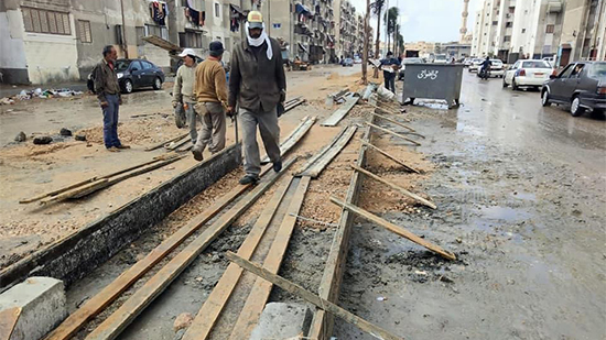 محافظ بورسعيد : استكمال أعمال رصف وتطوير شارع عبد الرحمن شكري ومنطقة ٥٨ عمارة بالضواحي 
