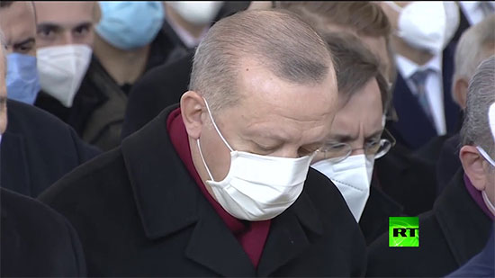 فيديو .. وكالة أمريكية : أردوغان يتعرض لانتقادات لحضوره مراسم تأبين عالم مسلم في اسطنبول