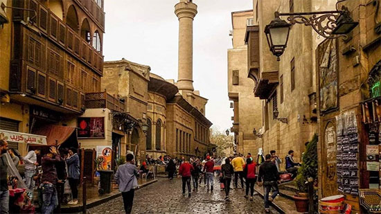 
تاريخ ألف عام .. حكاية شارع المعز قلب القاهرة
