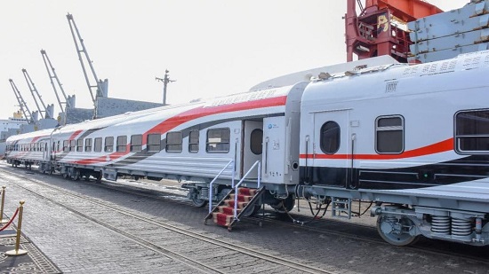  توريد 1300 عربة قطارات مجرية