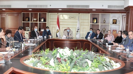 محافظ بني سويف يلتقي أعضاء مجلسي النواب والشيوخ
