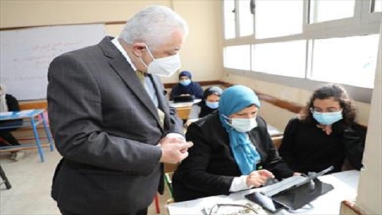 وزير التعليم يتفقد سير العملية الامتحانية بلجان القاهرة